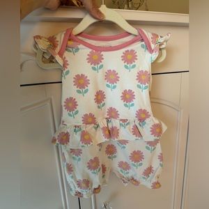 Kissy love one piece baby girl romper size 6-9M
